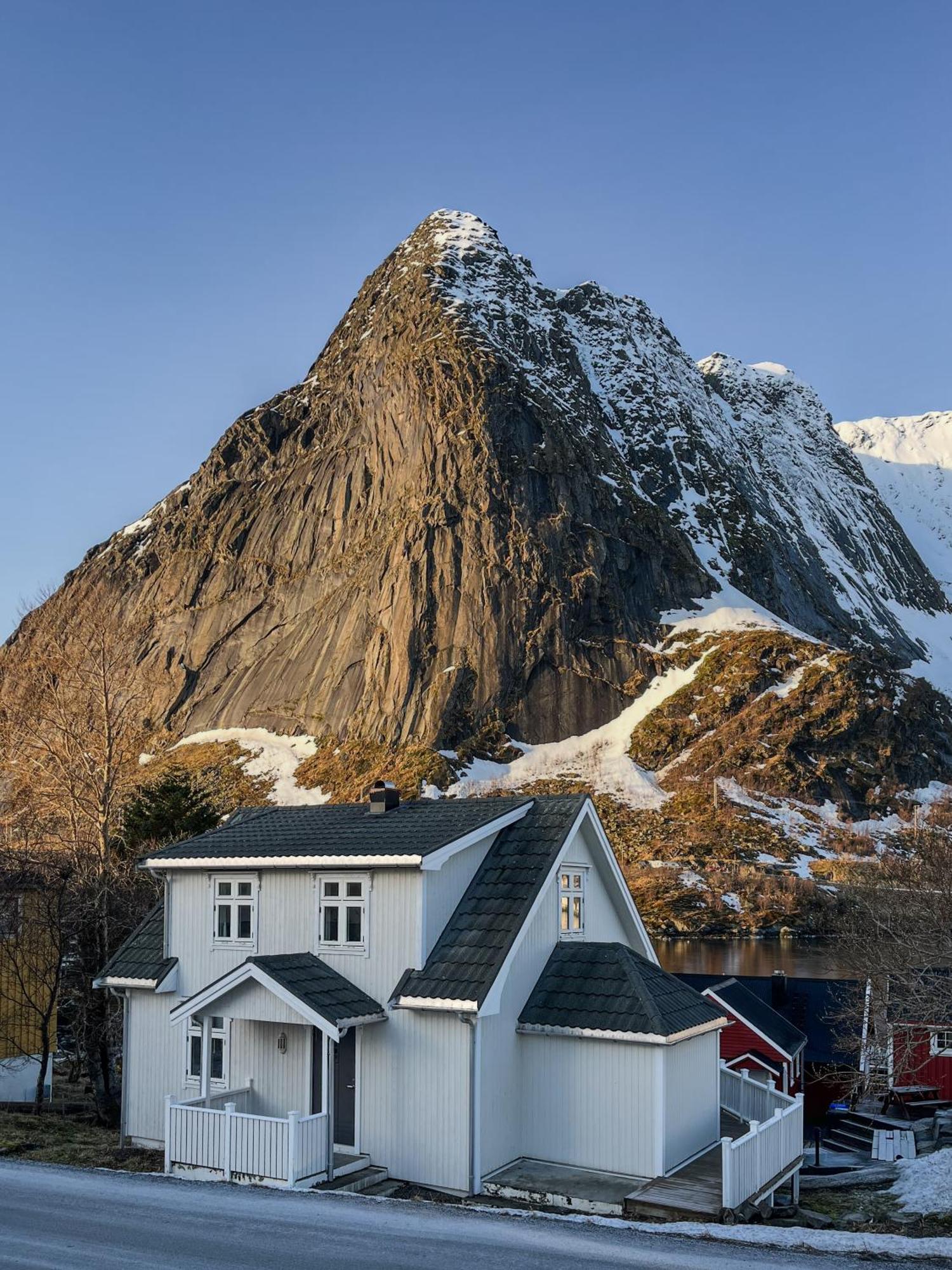 Husly Reine - Your Home With Reinebringen View Extérieur photo
