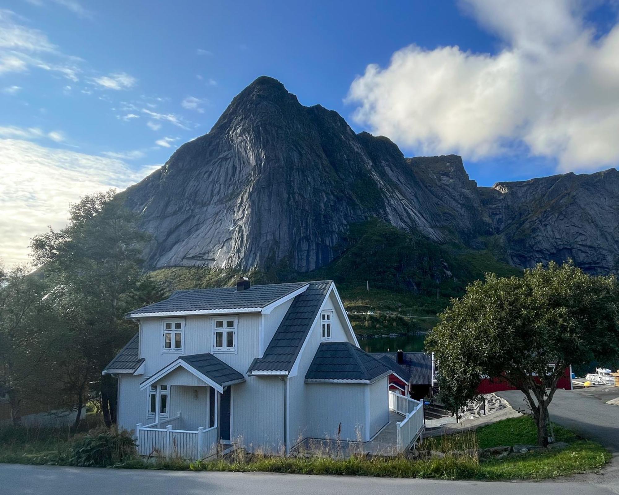 Husly Reine - Your Home With Reinebringen View Extérieur photo